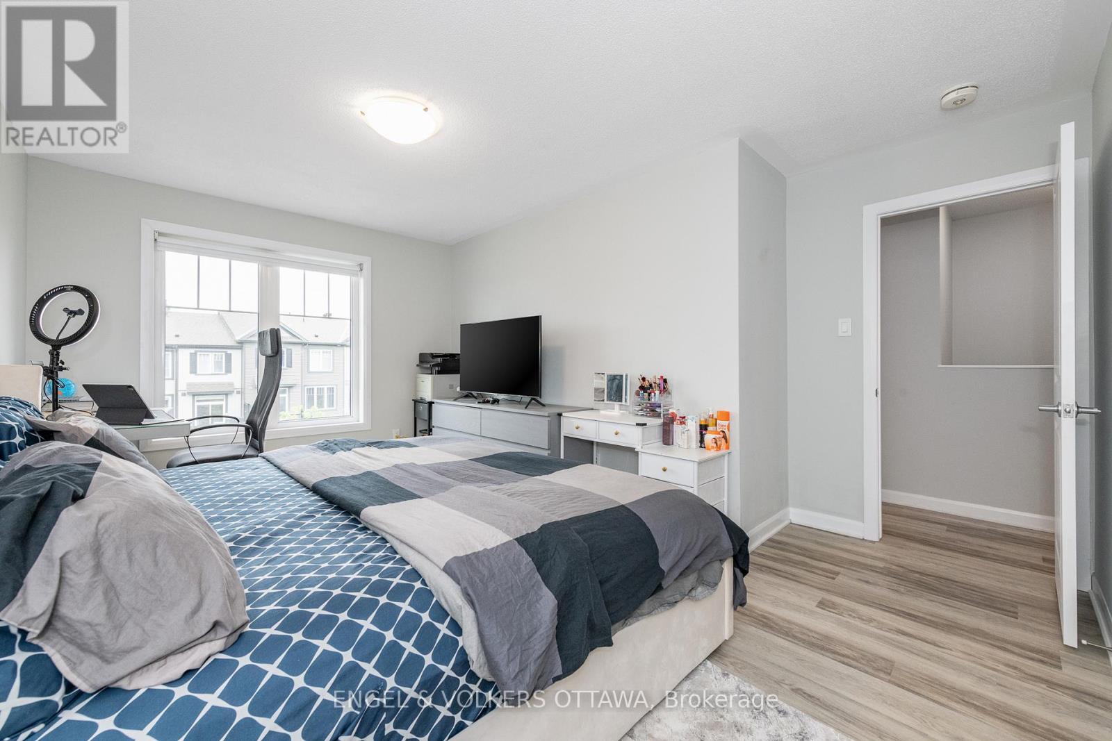 2 Bed, 2 Bath House for Sale in Ottawa – 517 GALMOY WAY, Ottawa – MLS# X13491434 - Image 22
