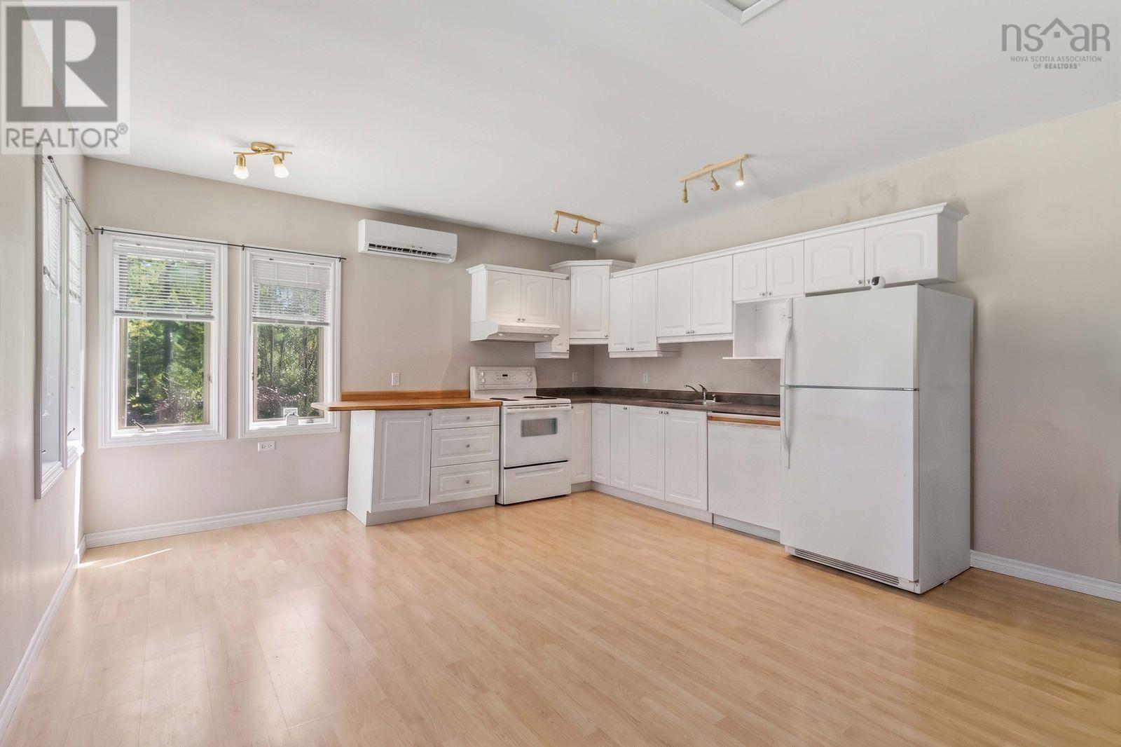 886 Woodstock Road - 17