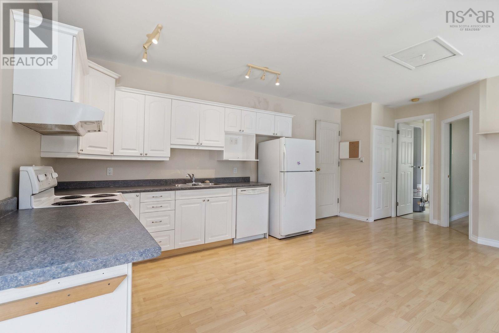 886 Woodstock Road - 18