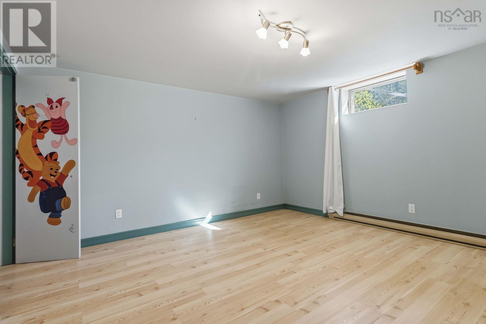 886 Woodstock Road - 24