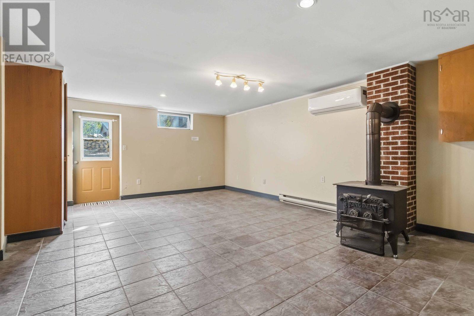 886 Woodstock Road - 21