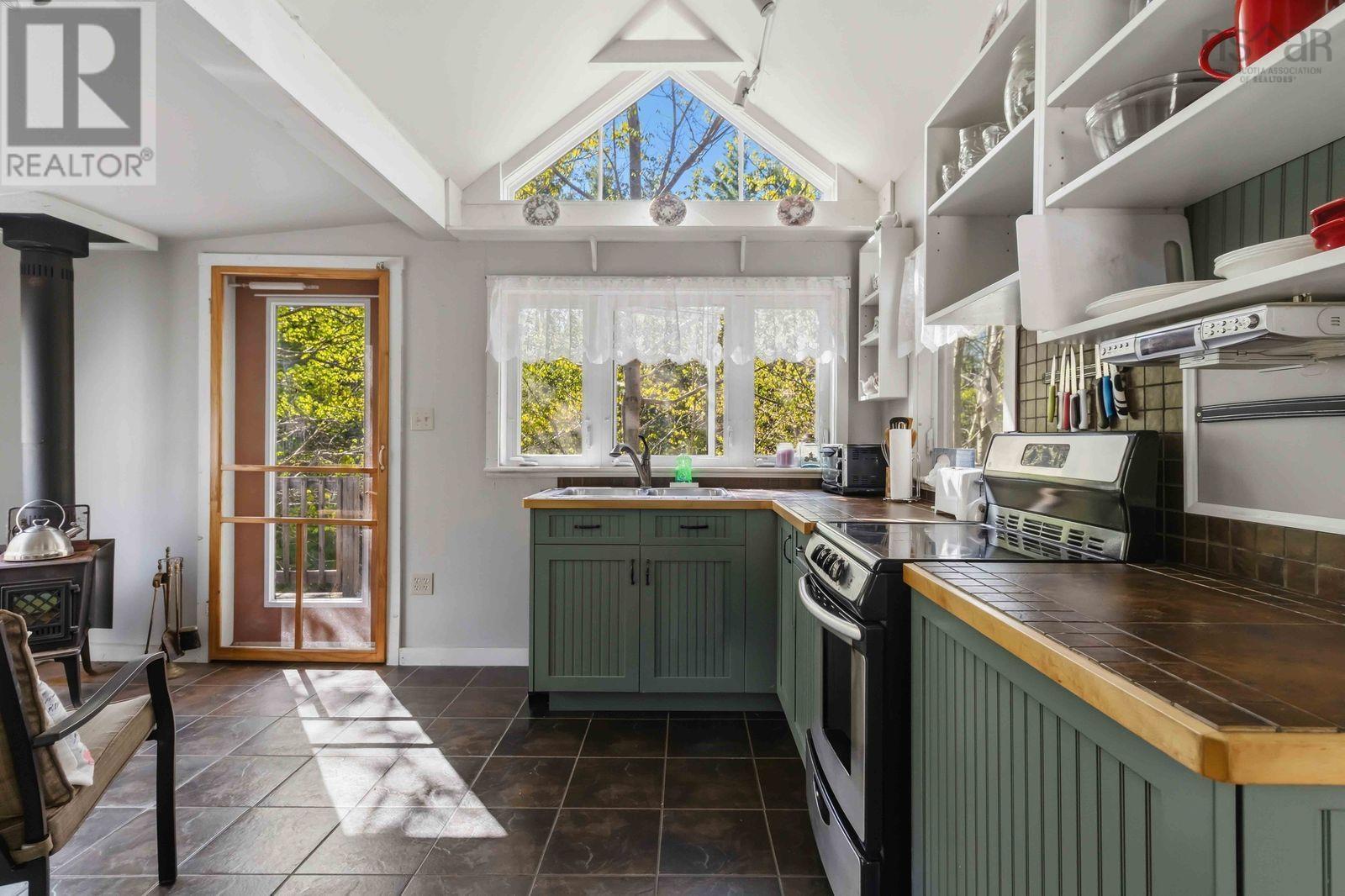 886 Woodstock Road - 30