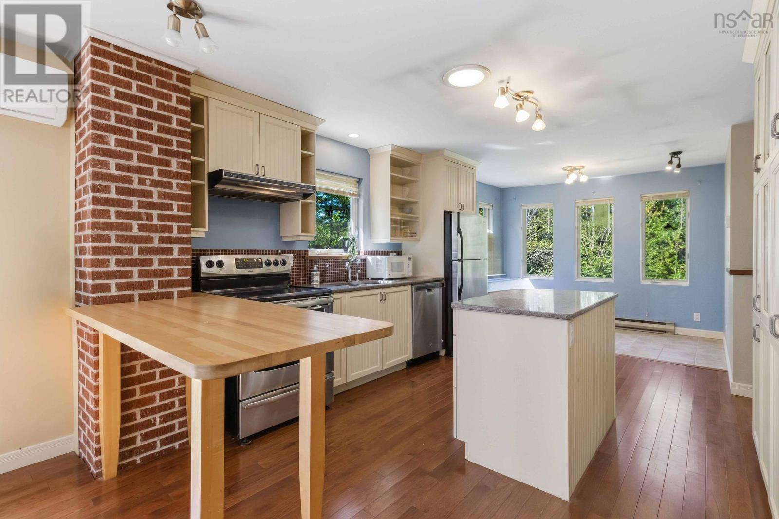 886 Woodstock Road - 8