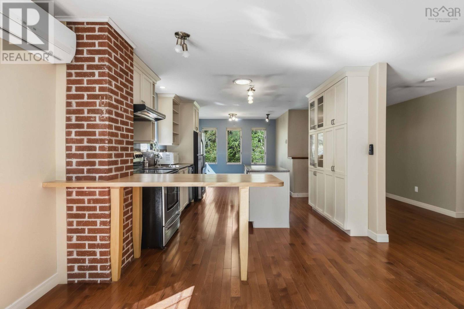 886 Woodstock Road - 7