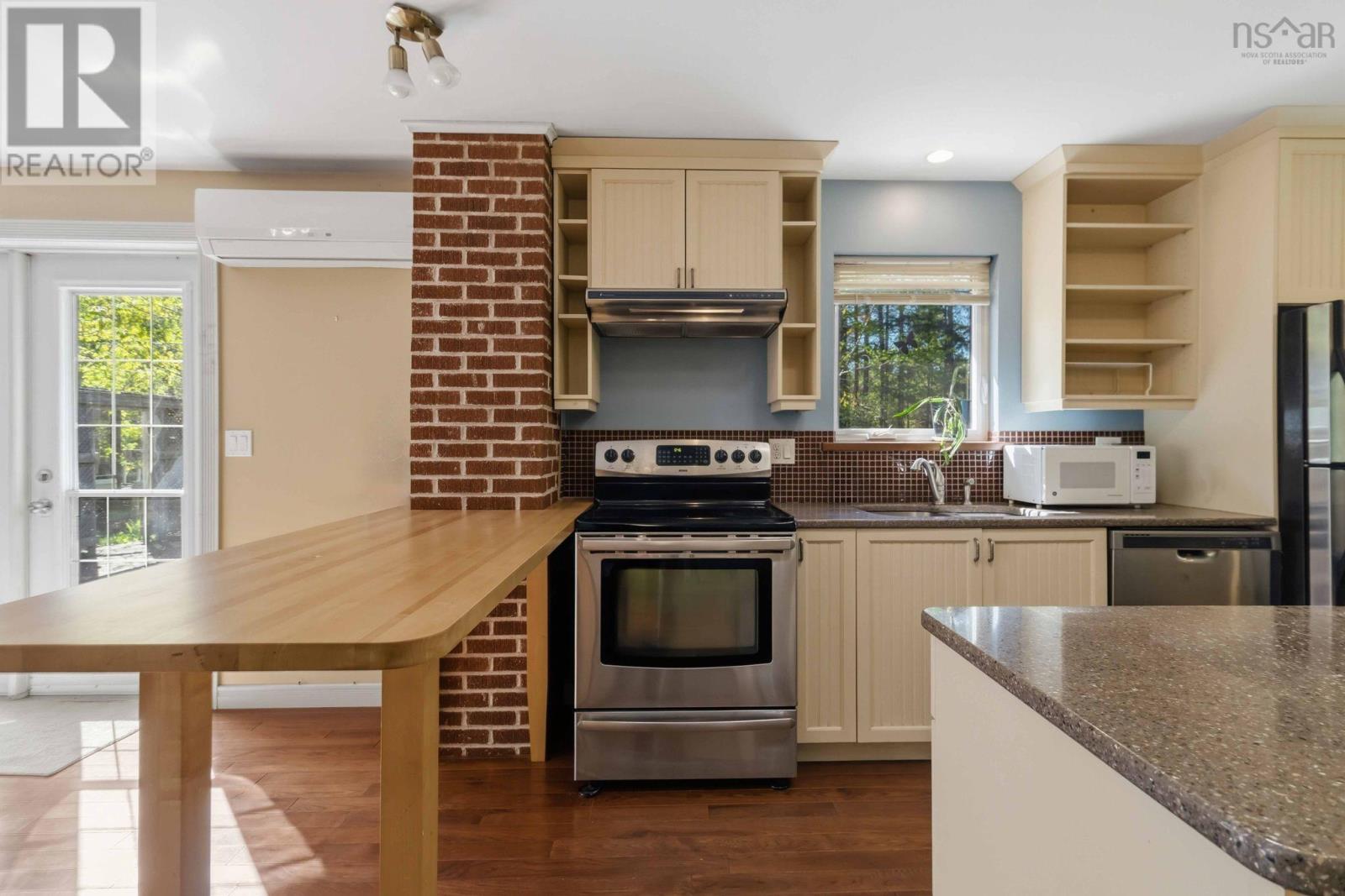 886 Woodstock Road - 9