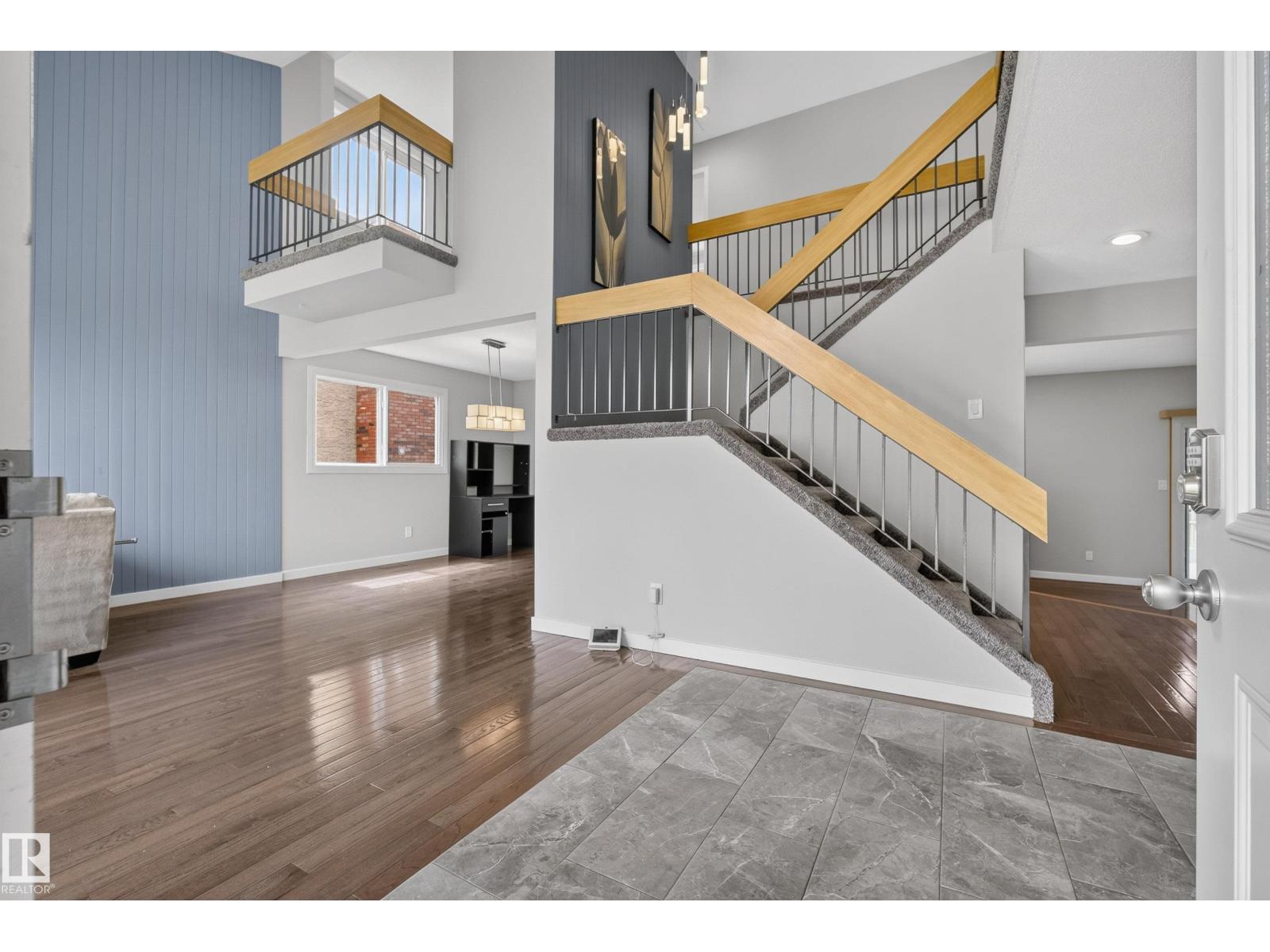 2712 104 ST NW - 10