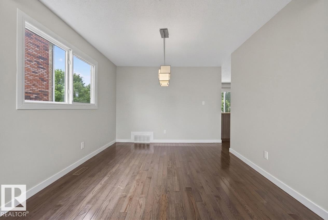 2712 104 ST NW - 14