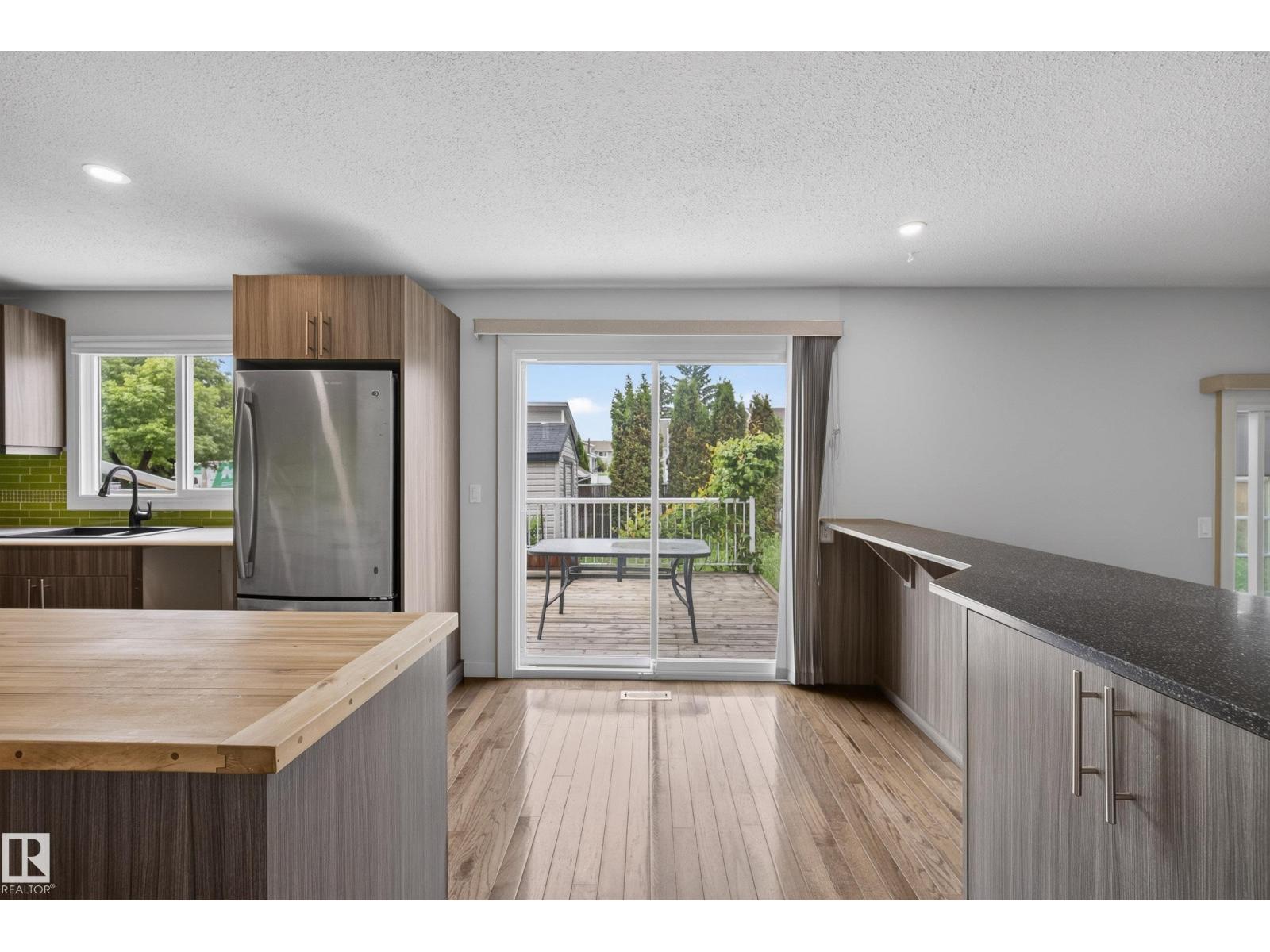 2712 104 ST NW - 15