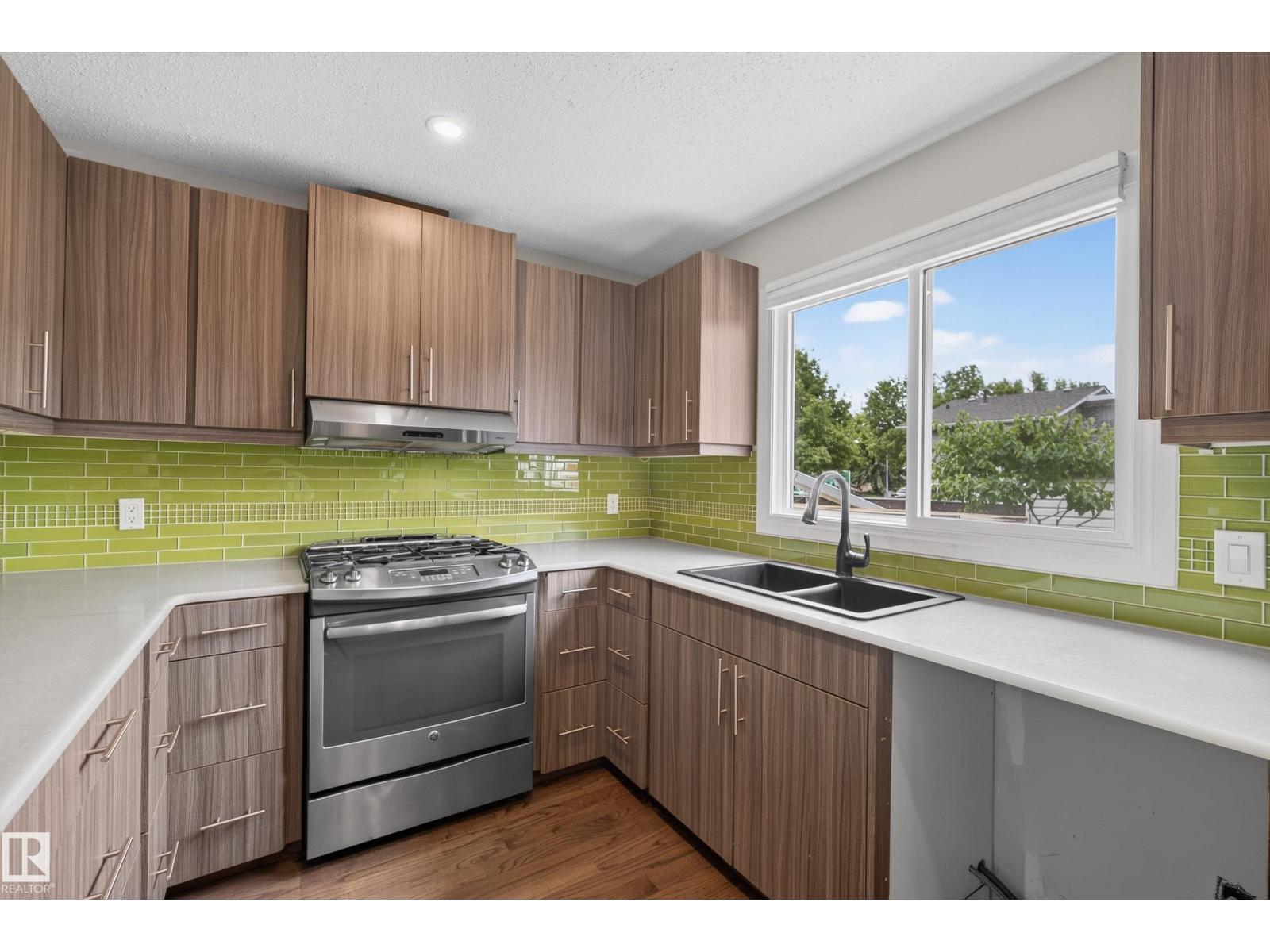 2712 104 ST NW - 17