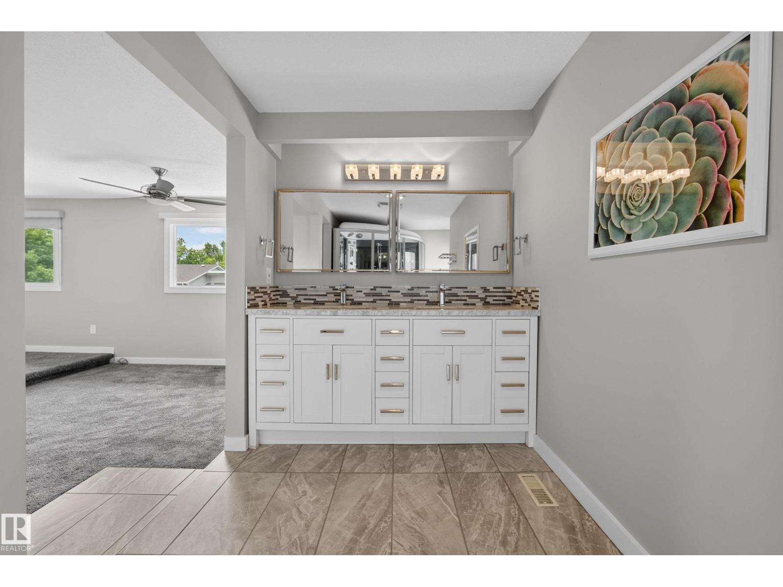 2712 104 ST NW - 35