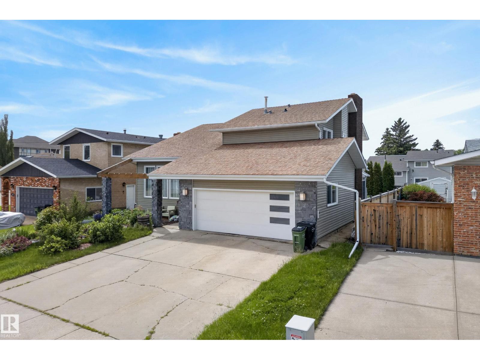 2712 104 ST NW - 4