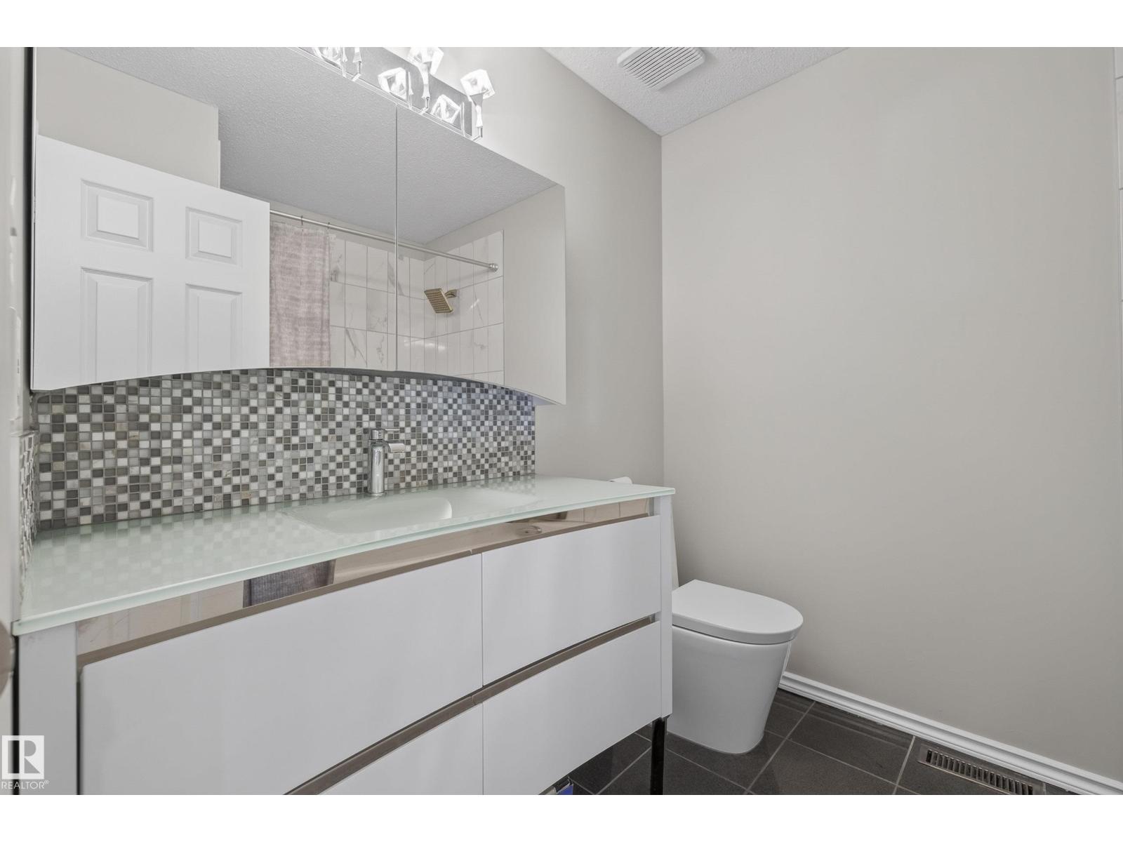 2712 104 ST NW - 40