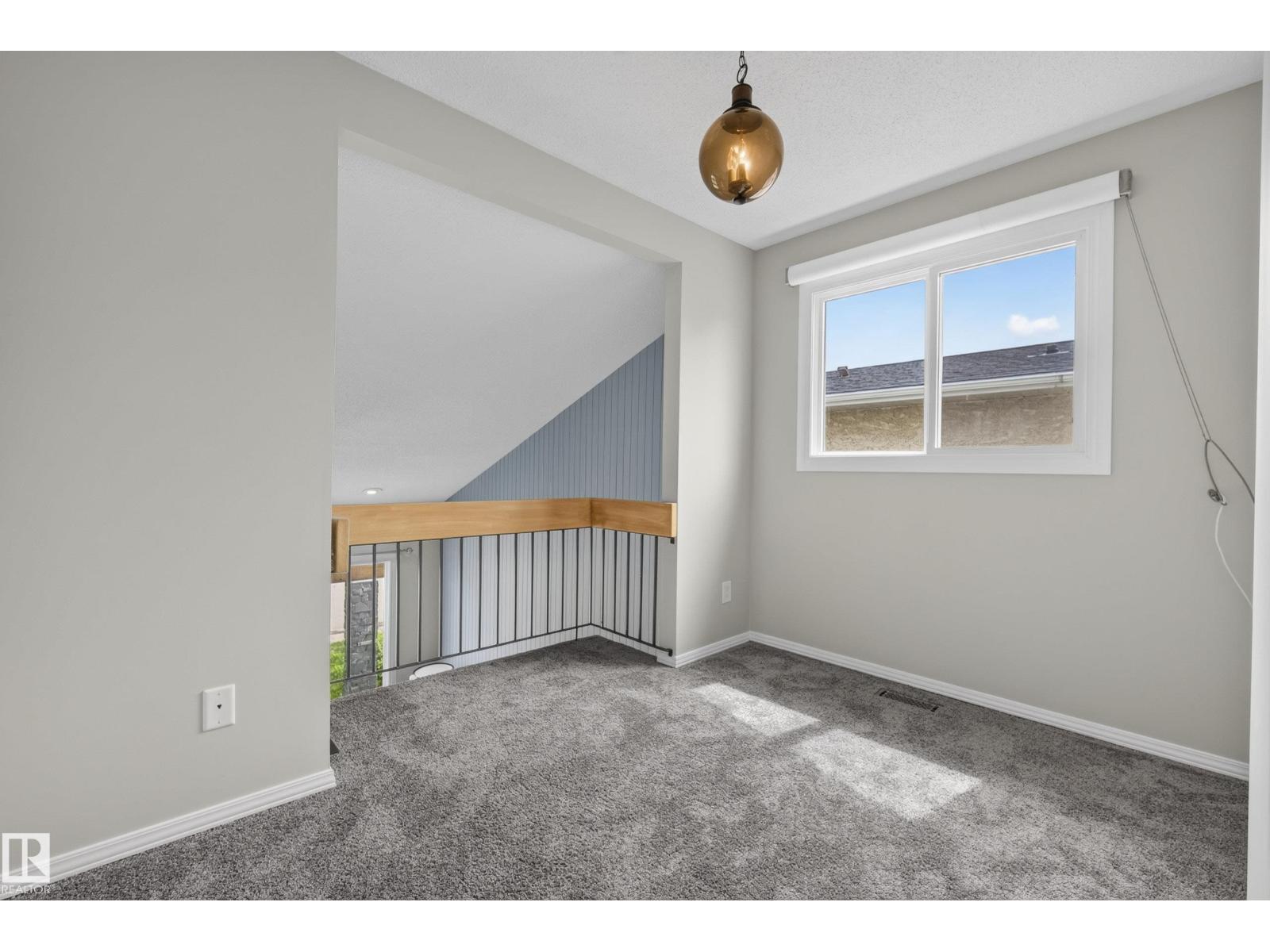 2712 104 ST NW - 44