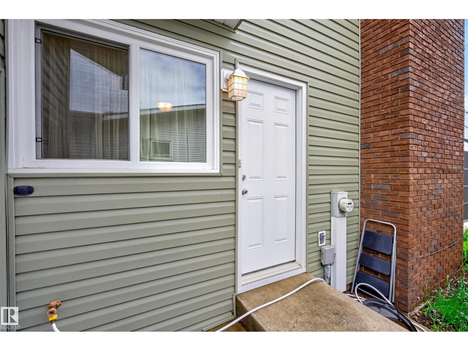 2712 104 ST NW - 46