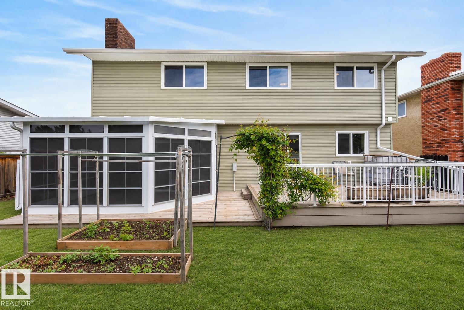 2712 104 ST NW - 48