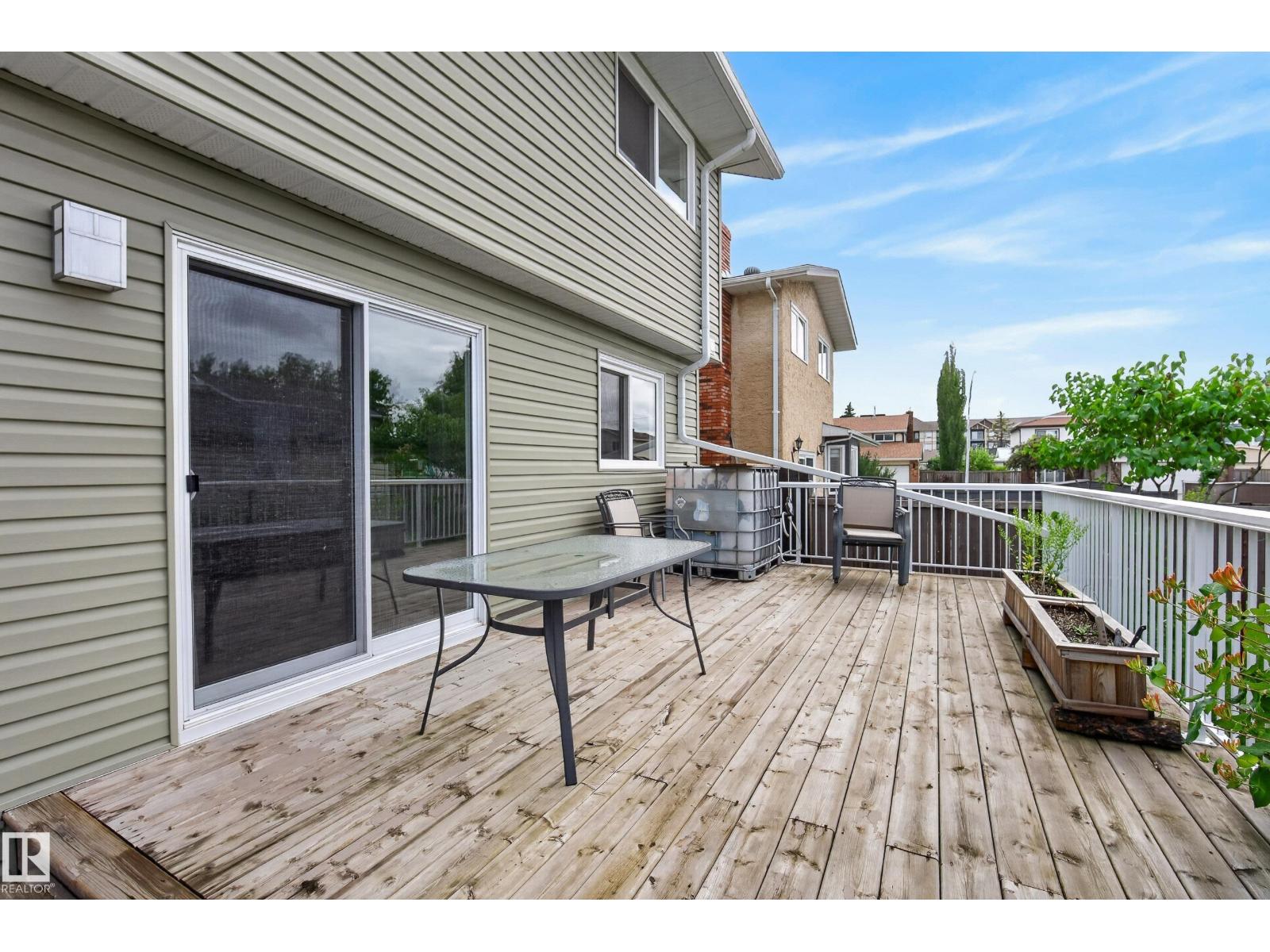 2712 104 ST NW - 50