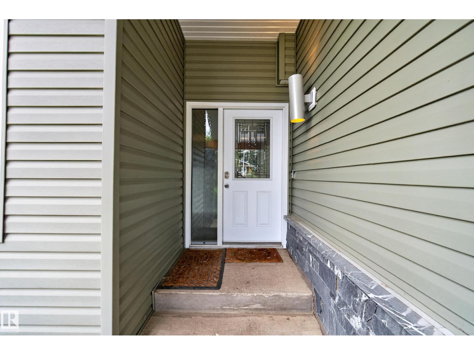 2712 104 ST NW - 8