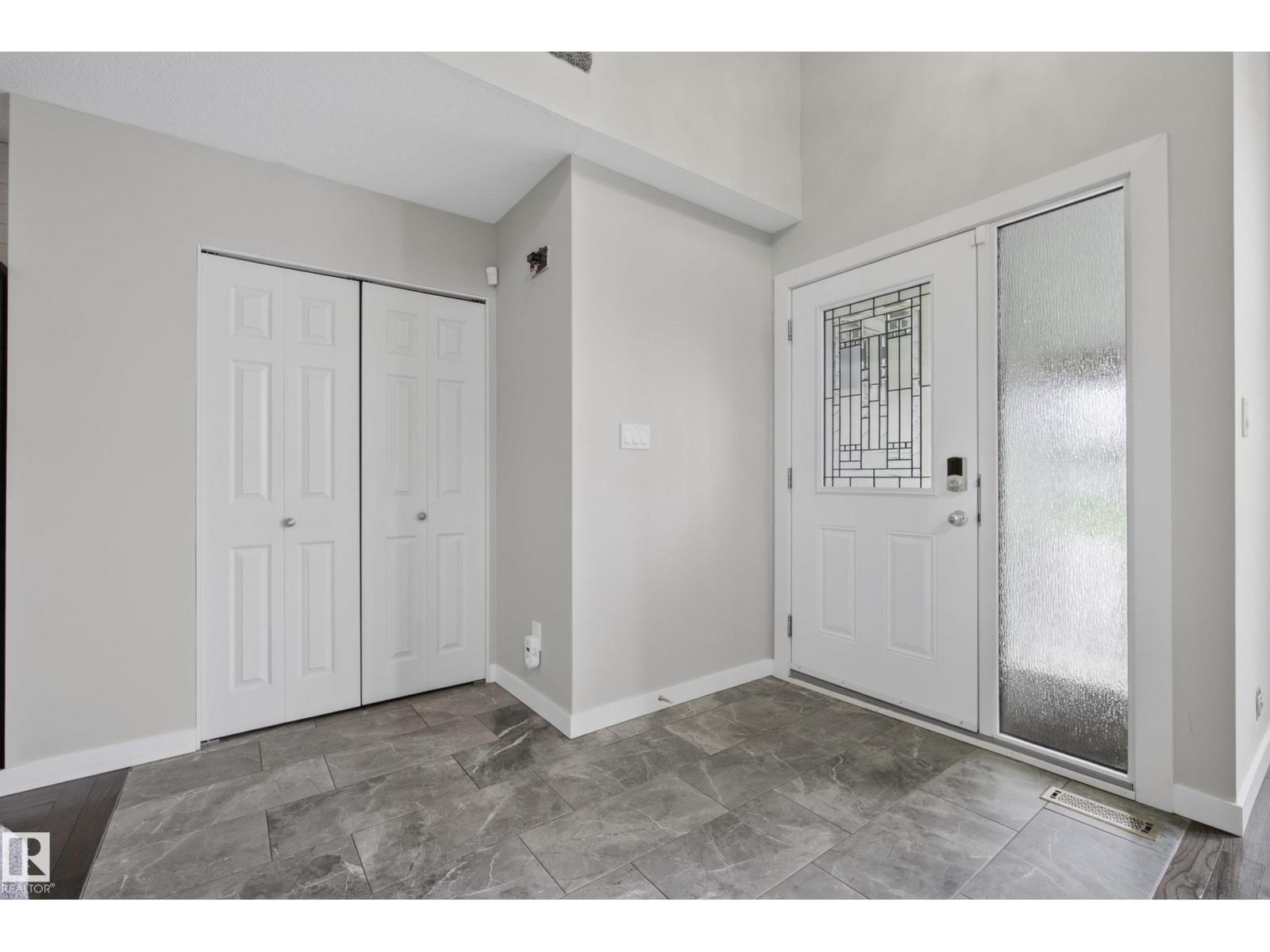 2712 104 ST NW - 9