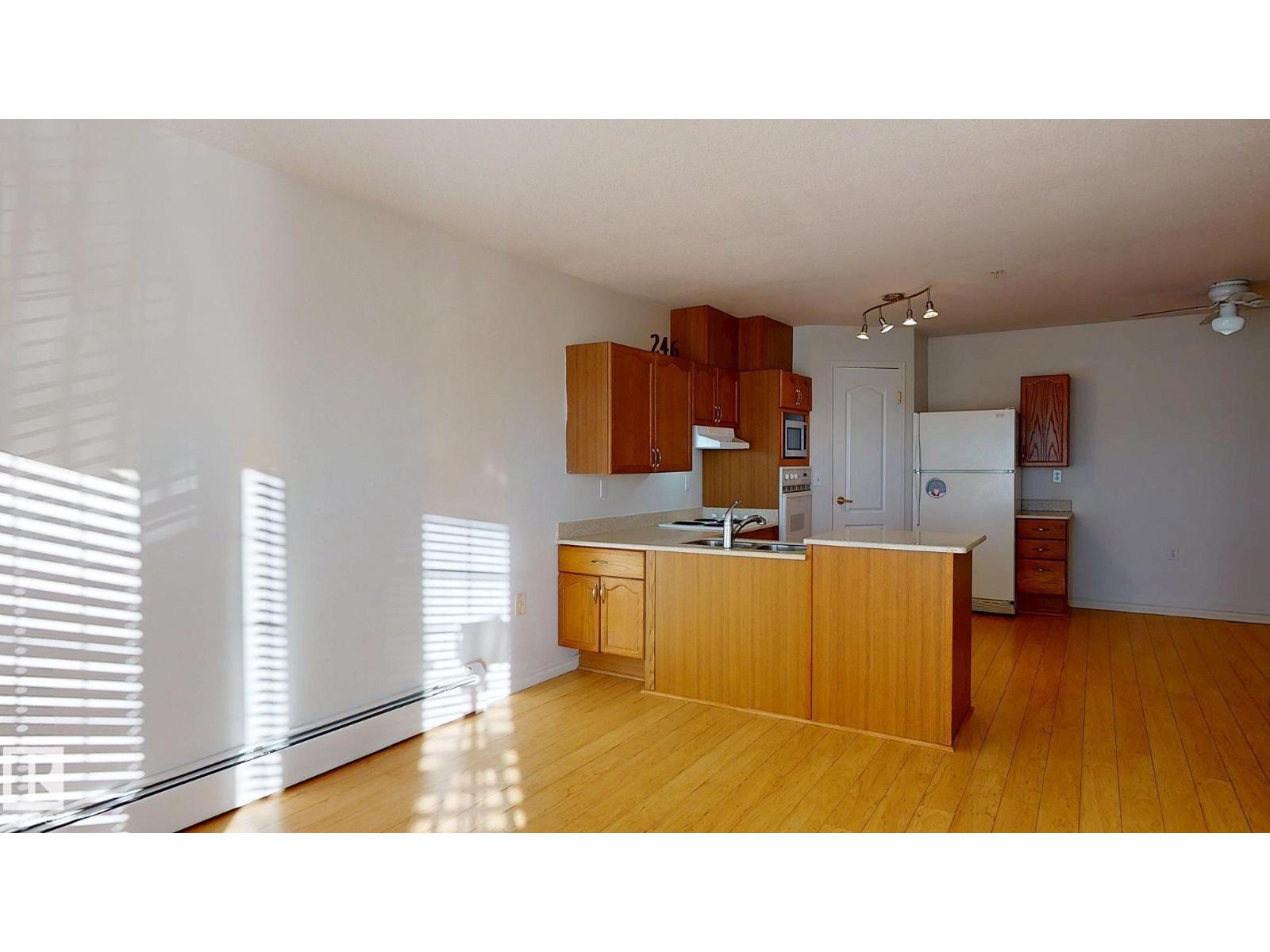 #246 13441 127 ST NW - 15