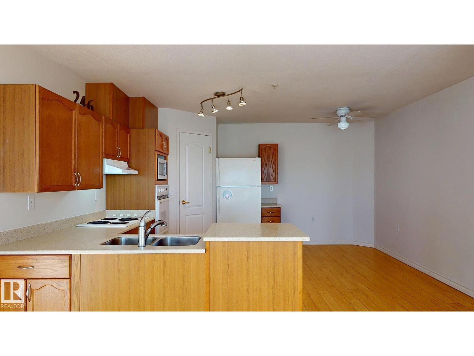 #246 13441 127 ST NW - 19