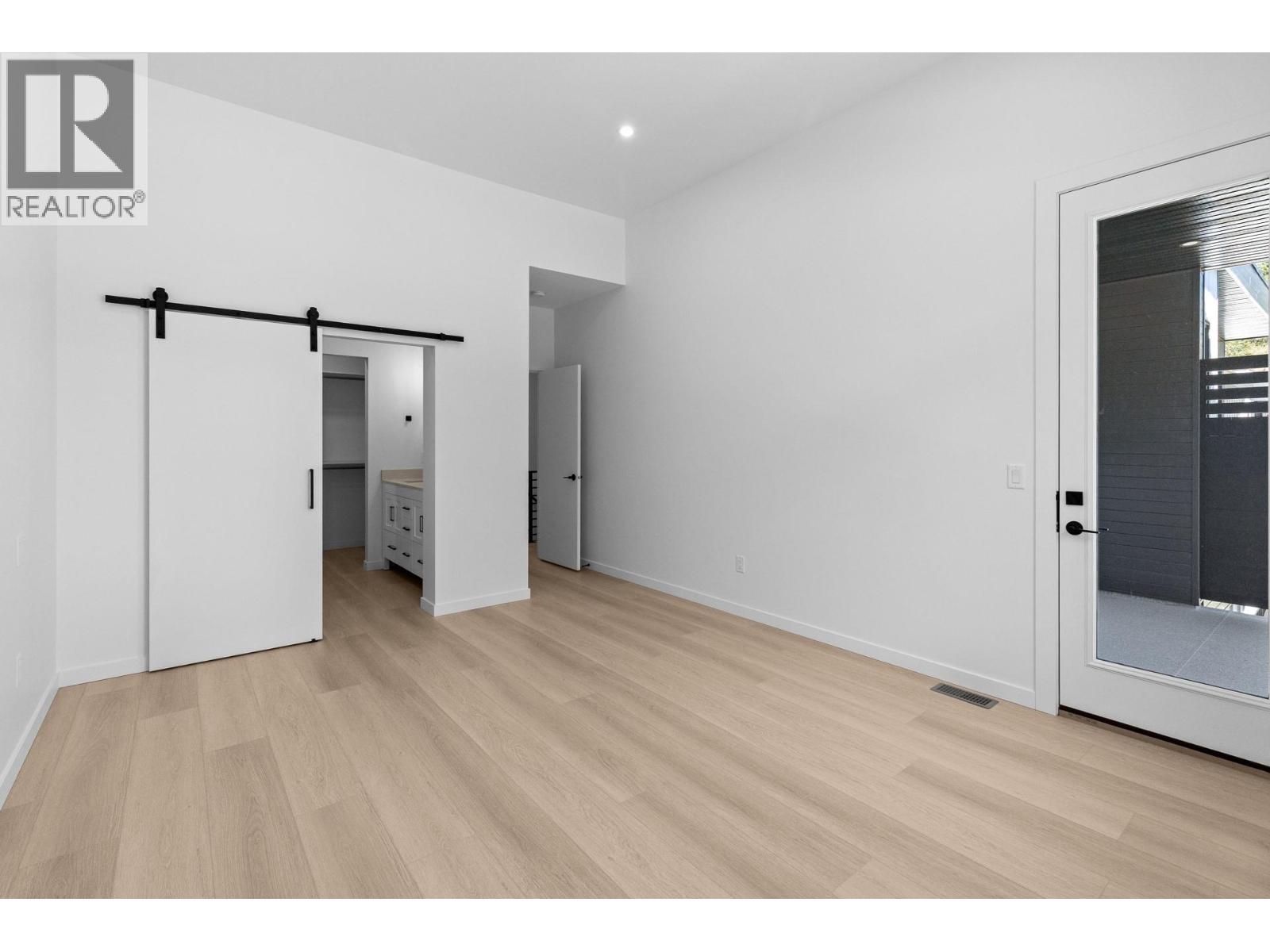 #2 9188 Tronson Road - 24