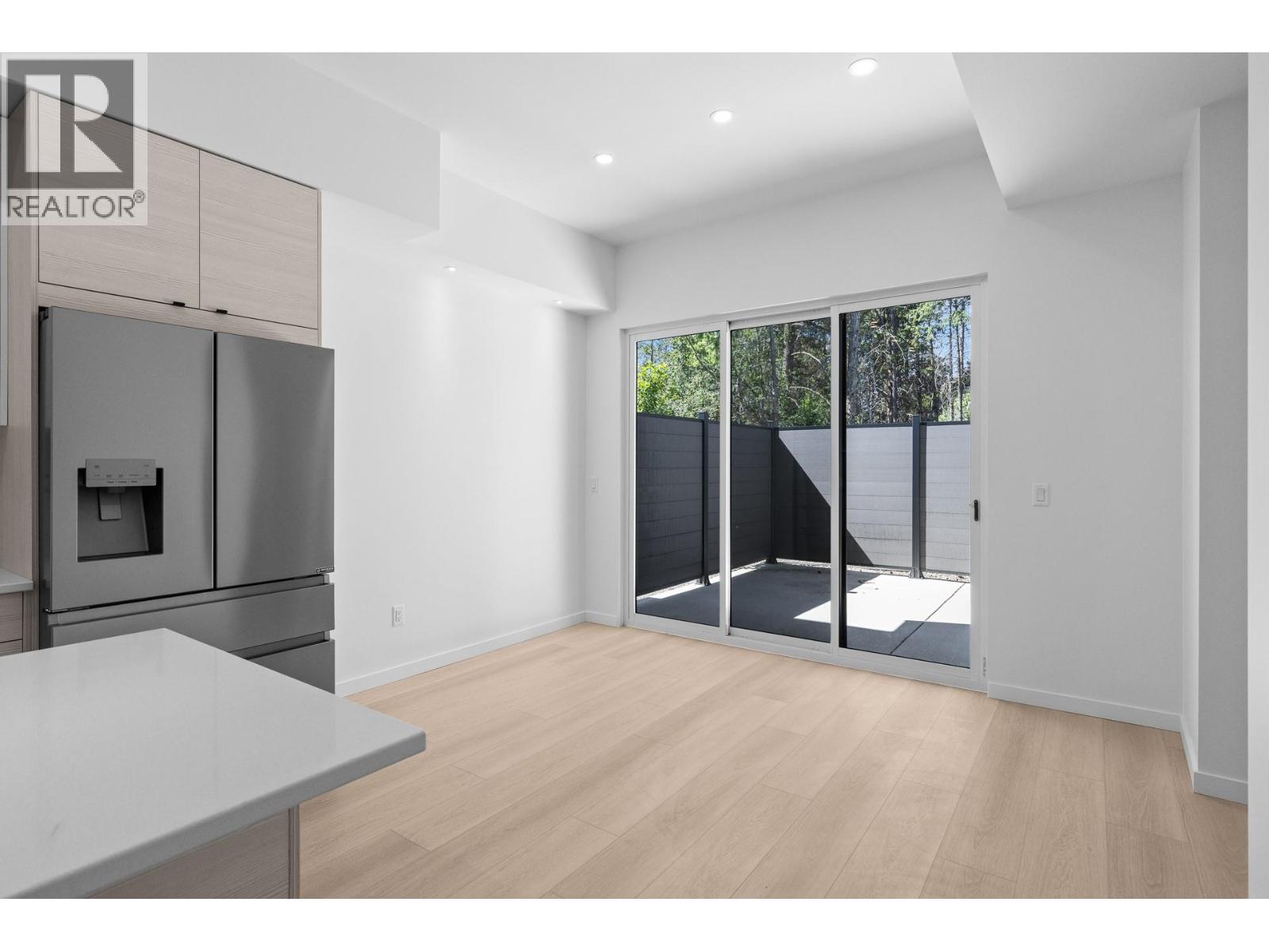 #2 9188 Tronson Road - 14