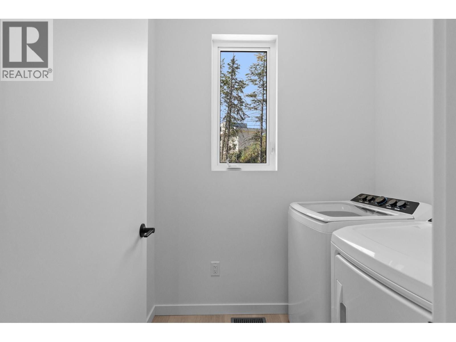 #2 9188 Tronson Road - 43