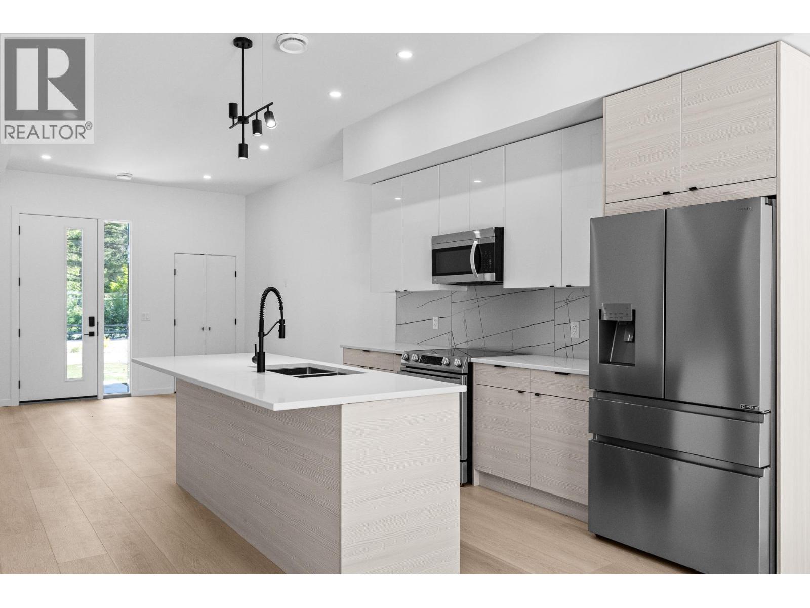 #2 9188 Tronson Road - 10