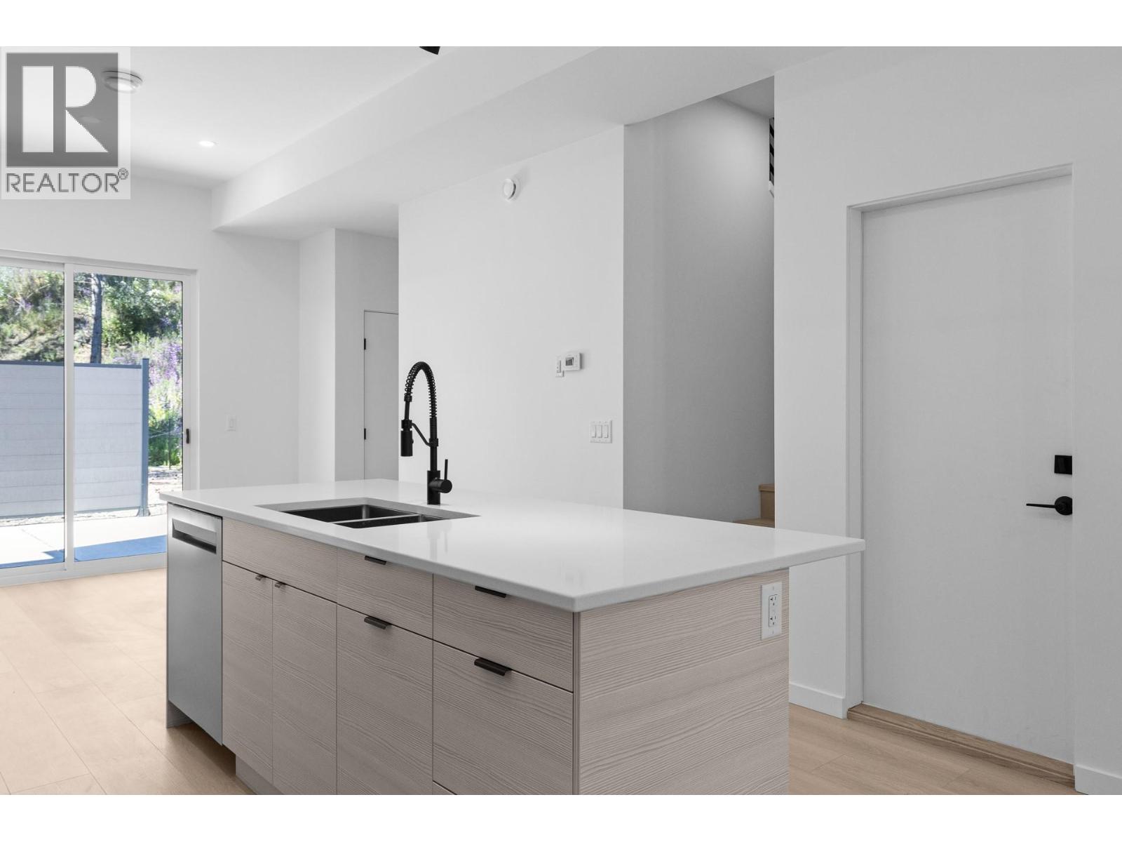 #2 9188 Tronson Road - 13