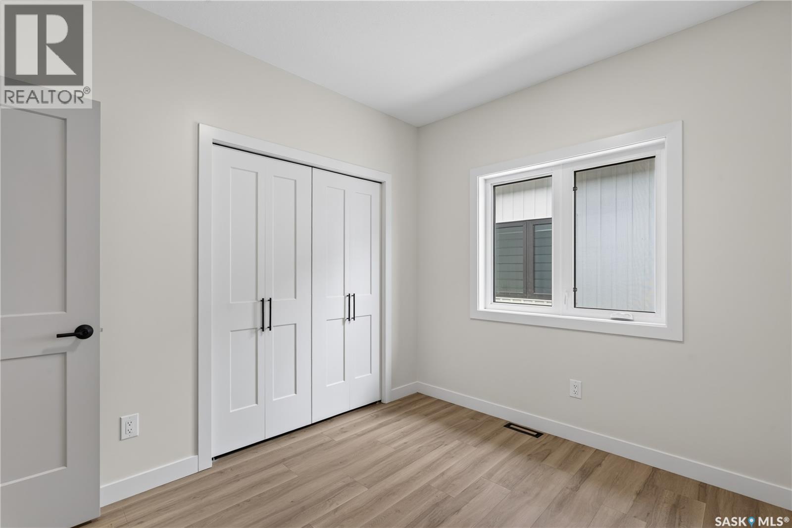 223 Babington AVENUE E - 10