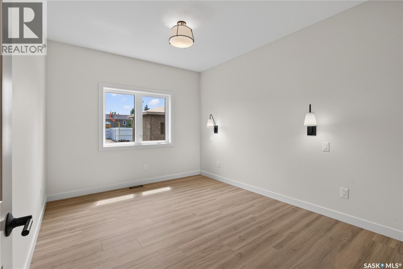 223 Babington AVENUE E - 18