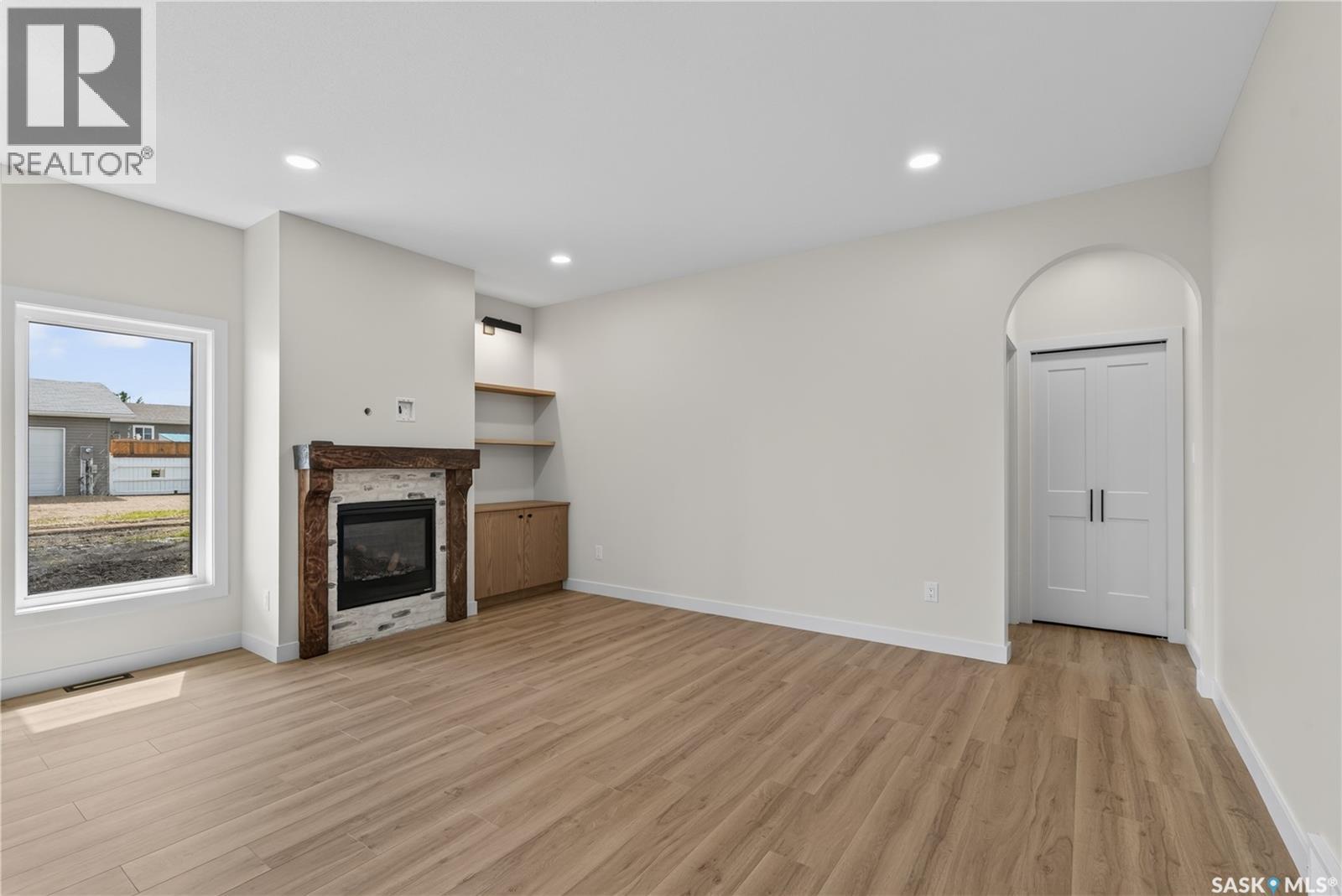 223 Babington AVENUE E - 21