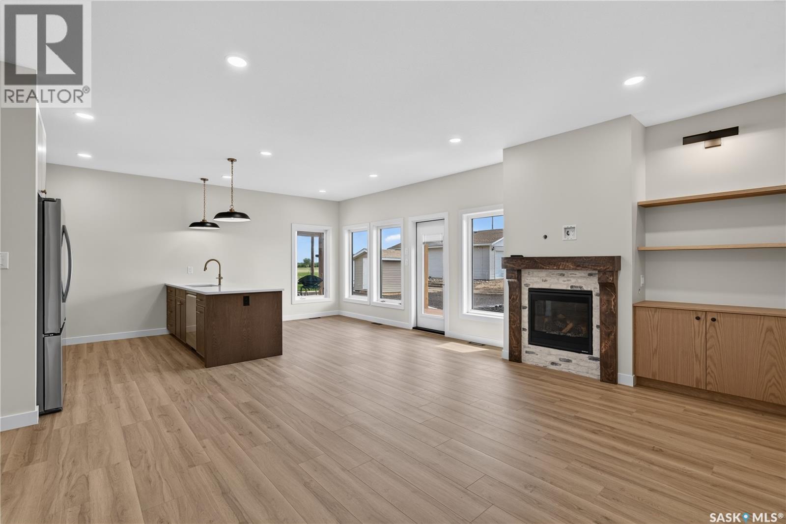 223 Babington AVENUE E - 23