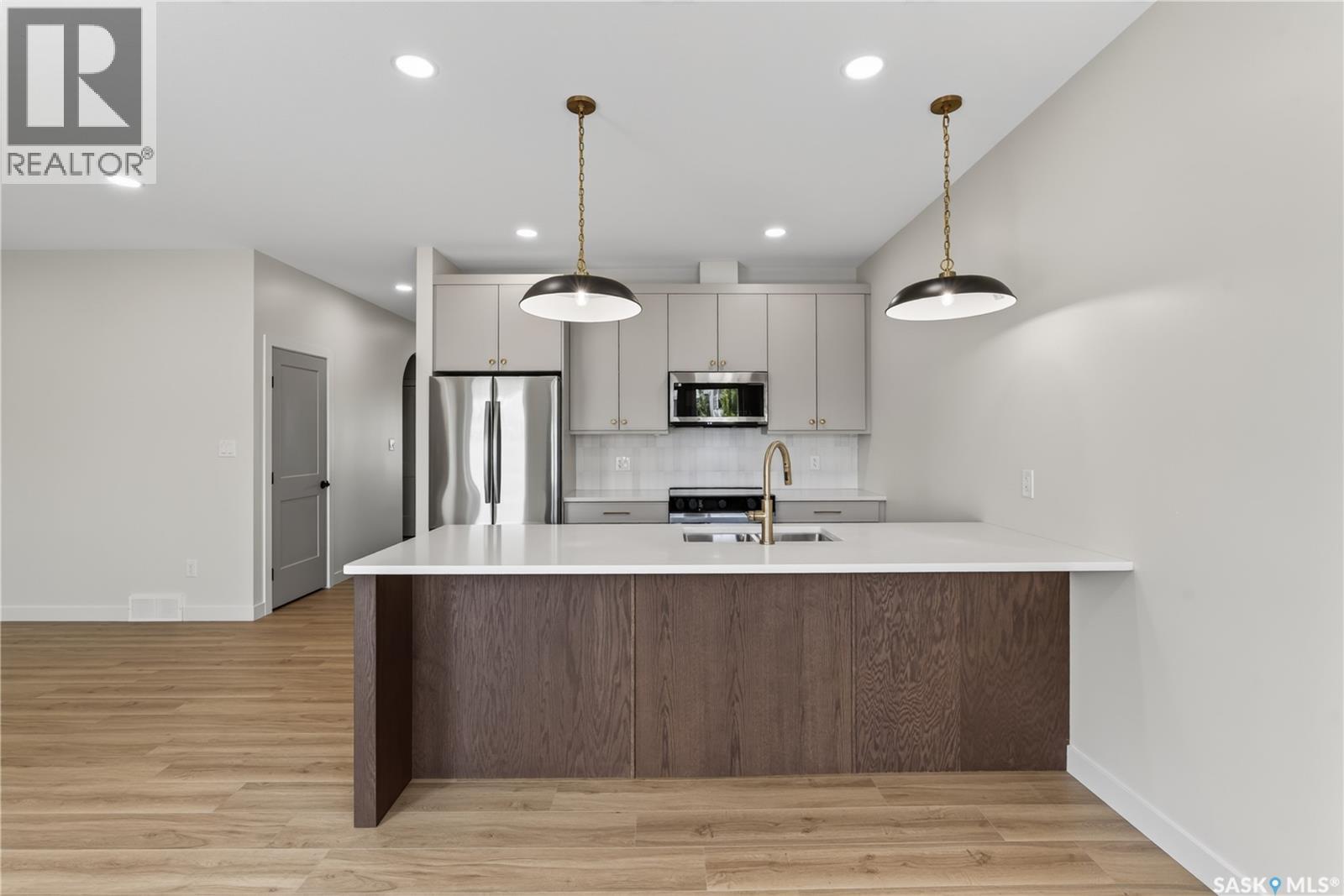 223 Babington AVENUE E - 26