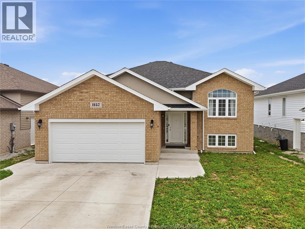 1157 ASPEN RIDGE CRESCENT - 2