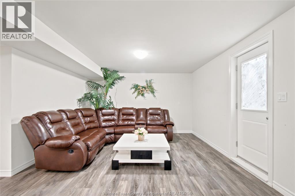 1157 ASPEN RIDGE CRESCENT - 24