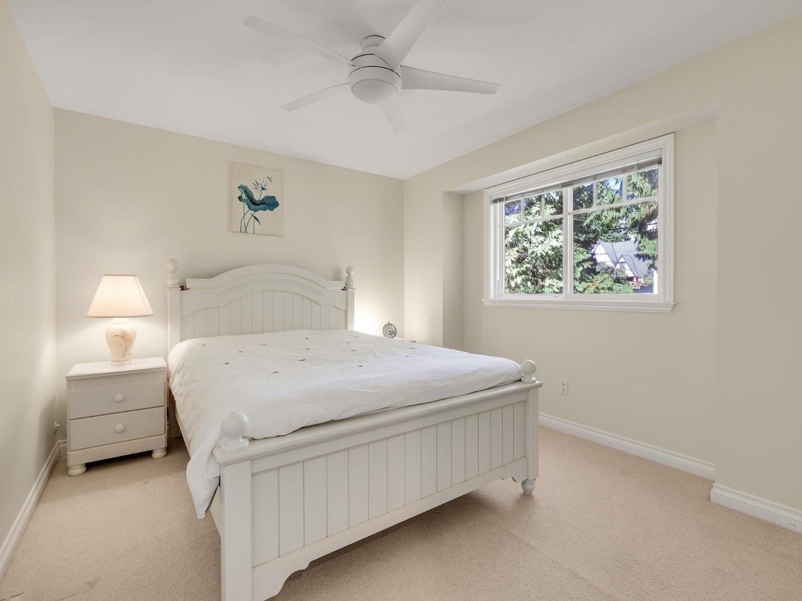 13518 MARINE DRIVE, Surrey