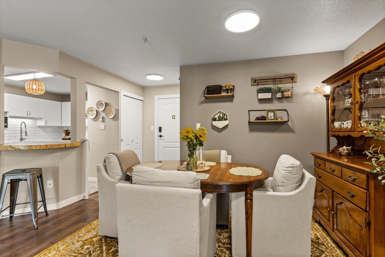 209 20200 54A AVENUE, Langley