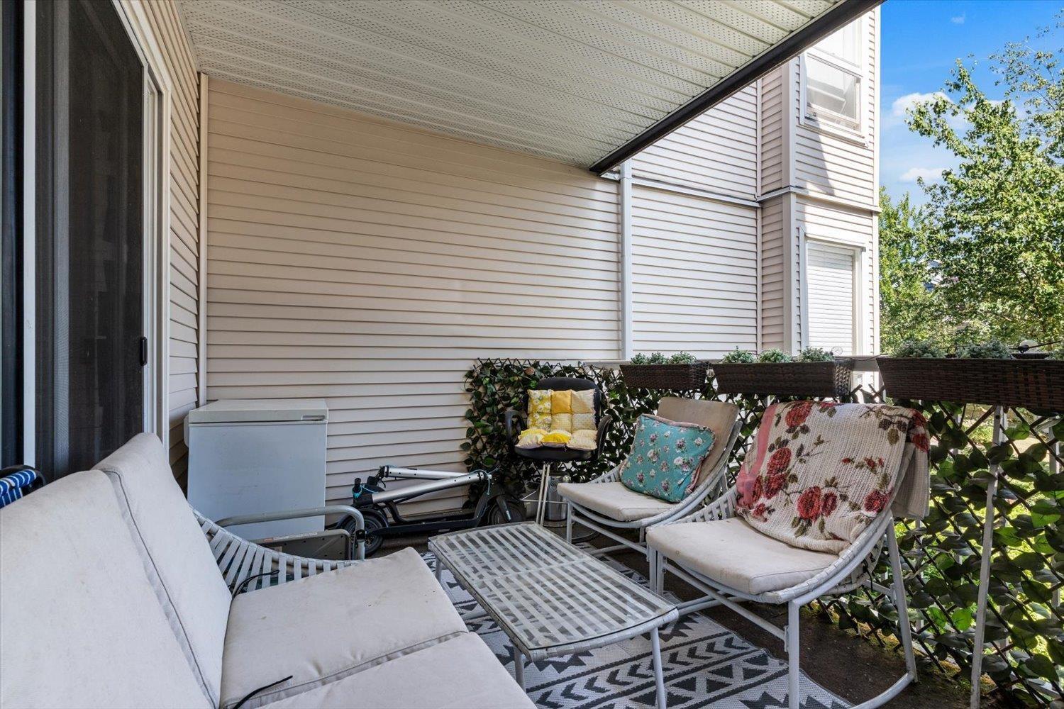 209 20200 54A AVENUE, Langley