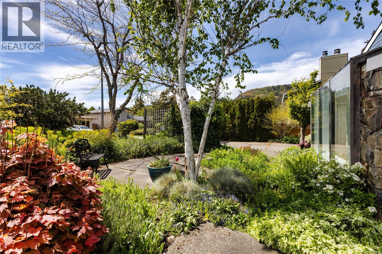 4395 Robinwood Dr - 8