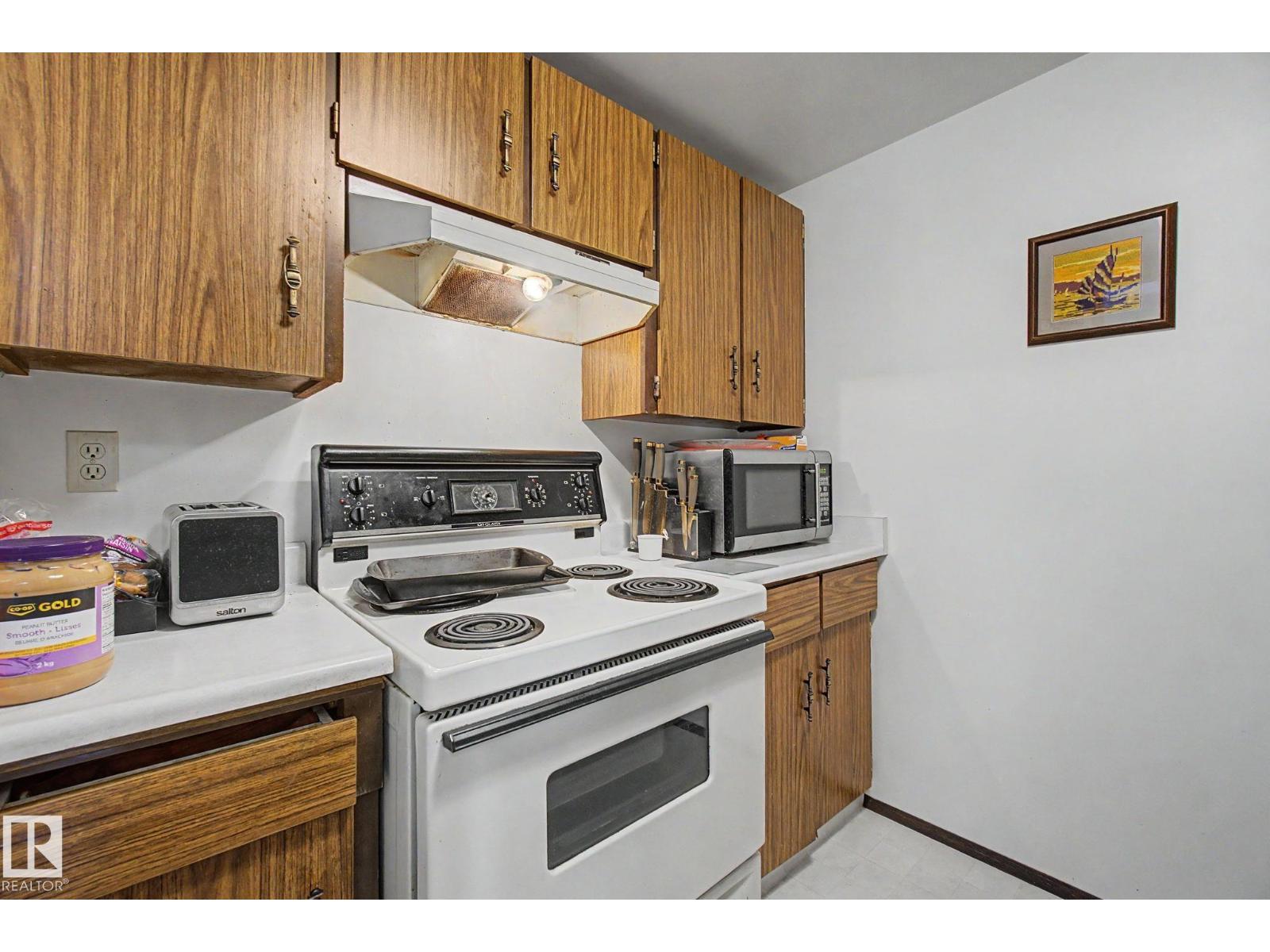 18409 66 AV NW - 18