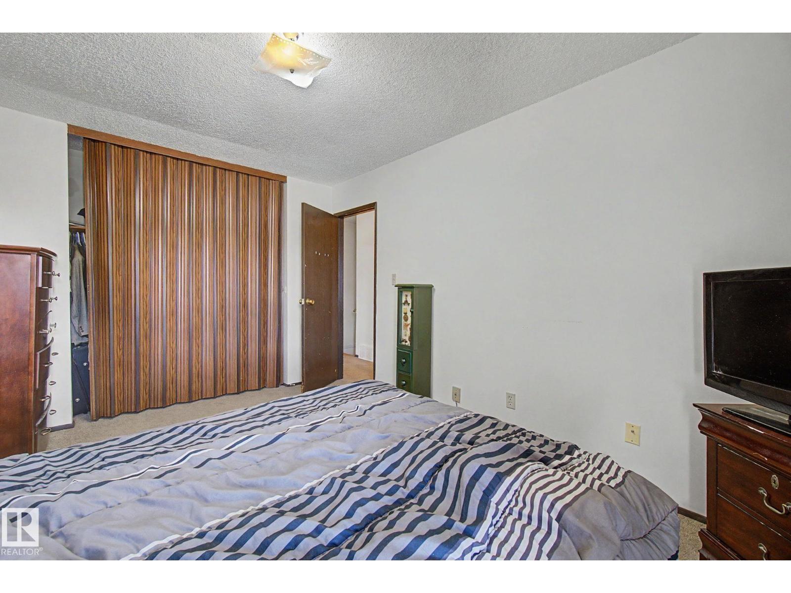 18409 66 AV NW - 22