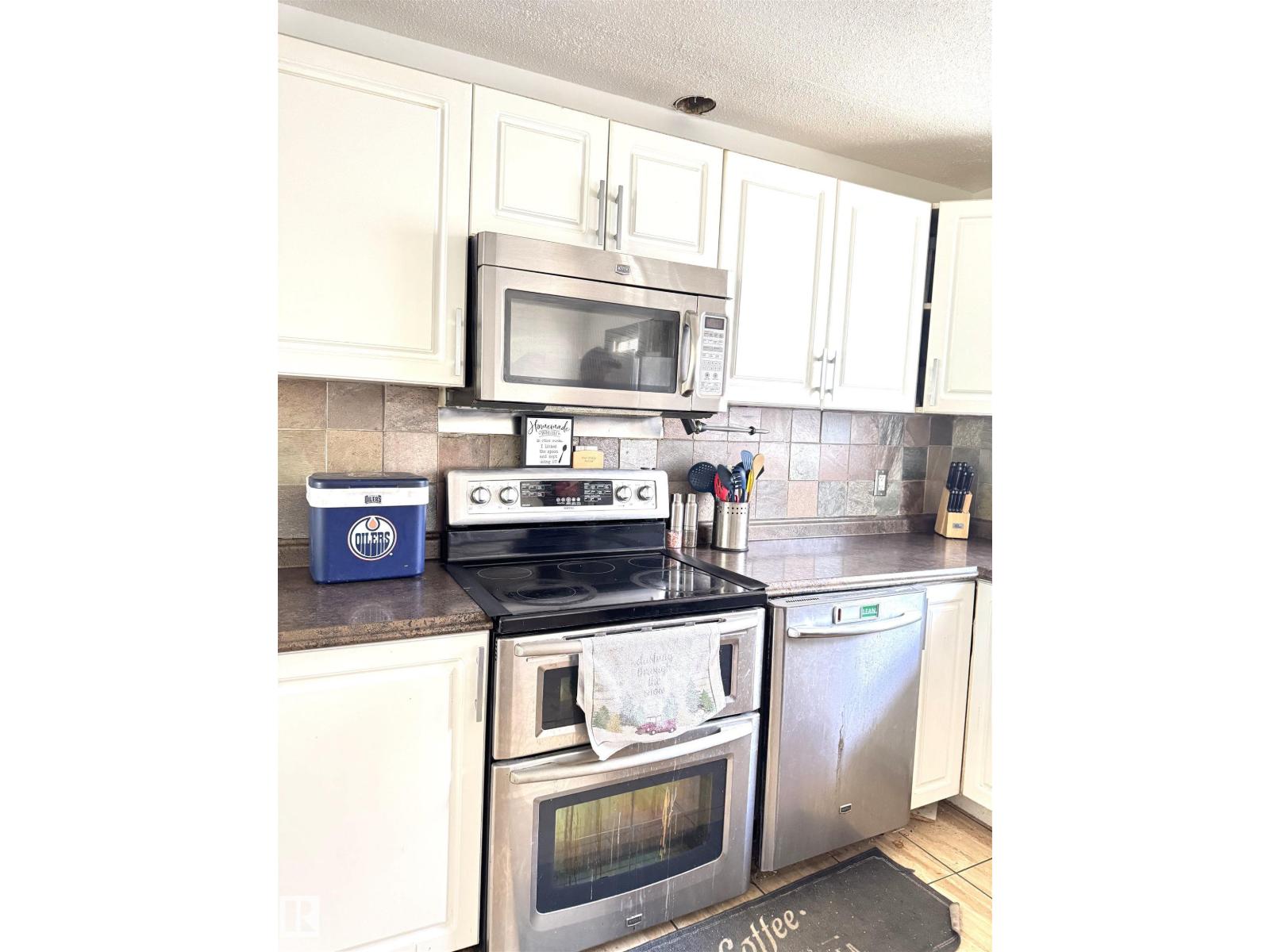 45 LAMBERT CR — photo 22