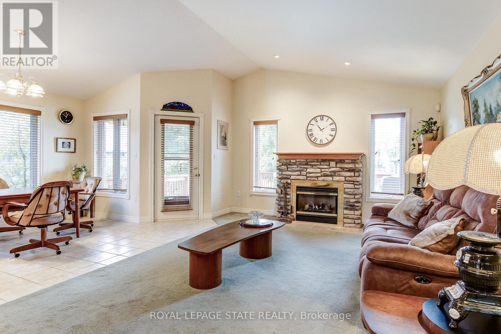 25 BATES LANE - 11