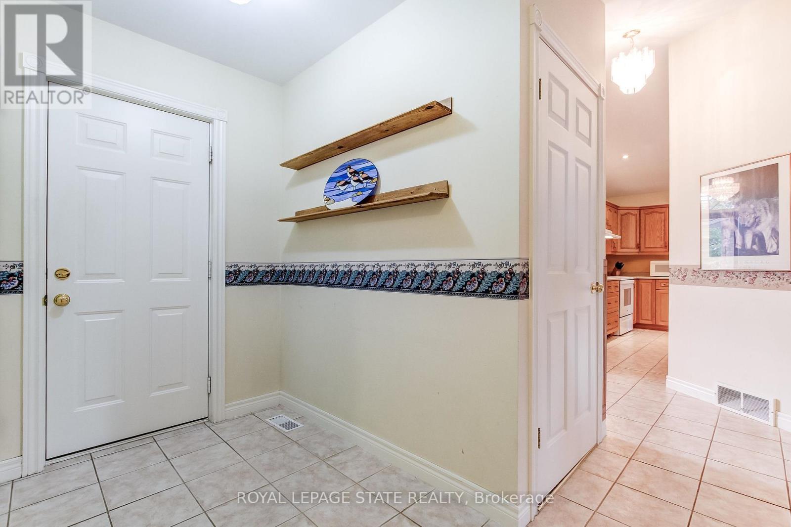 25 BATES LANE - 25