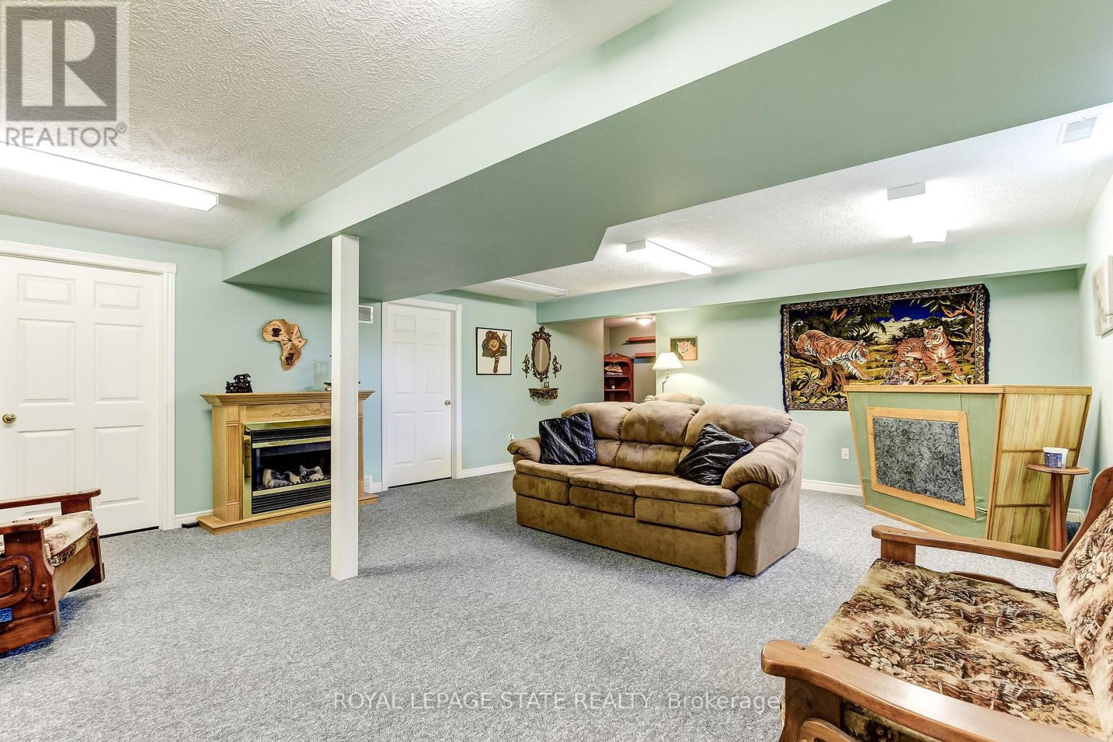 25 BATES LANE - 27