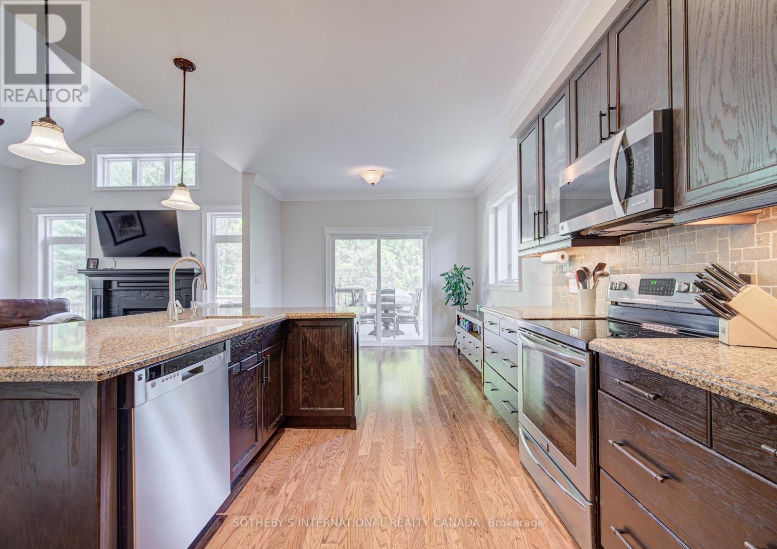 122 ANGLER AVENUE - 16