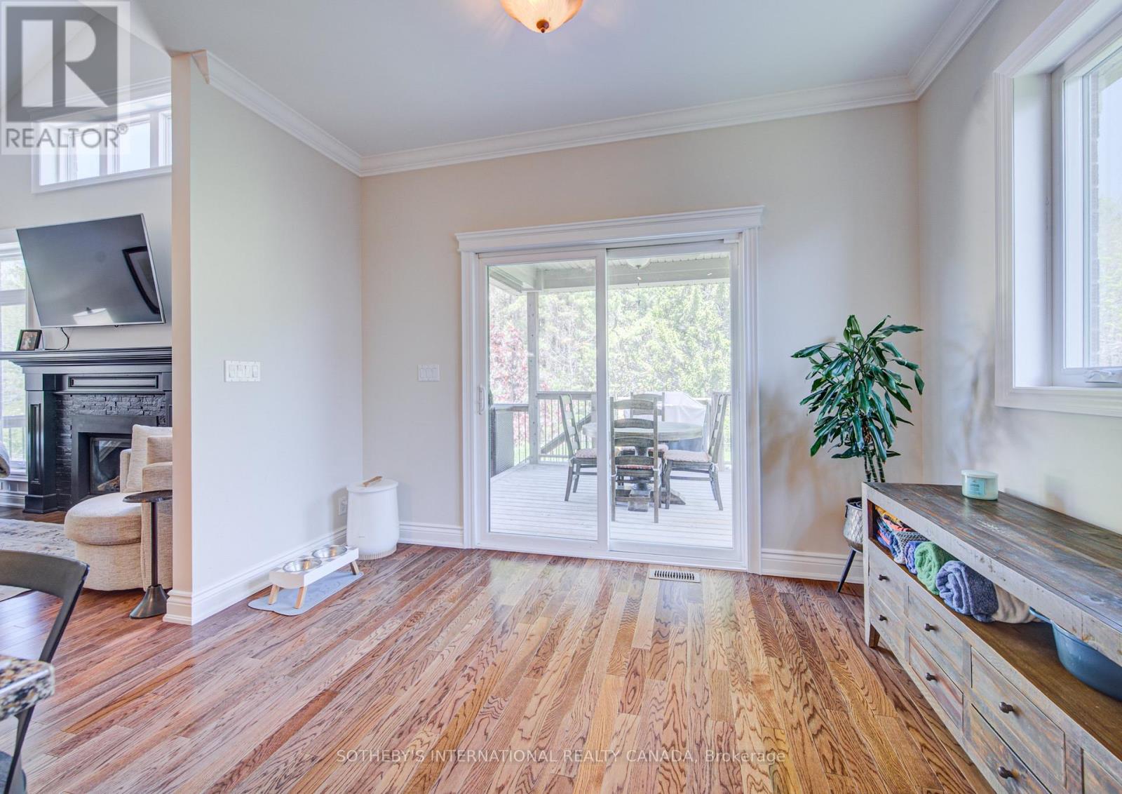122 ANGLER AVENUE - 17