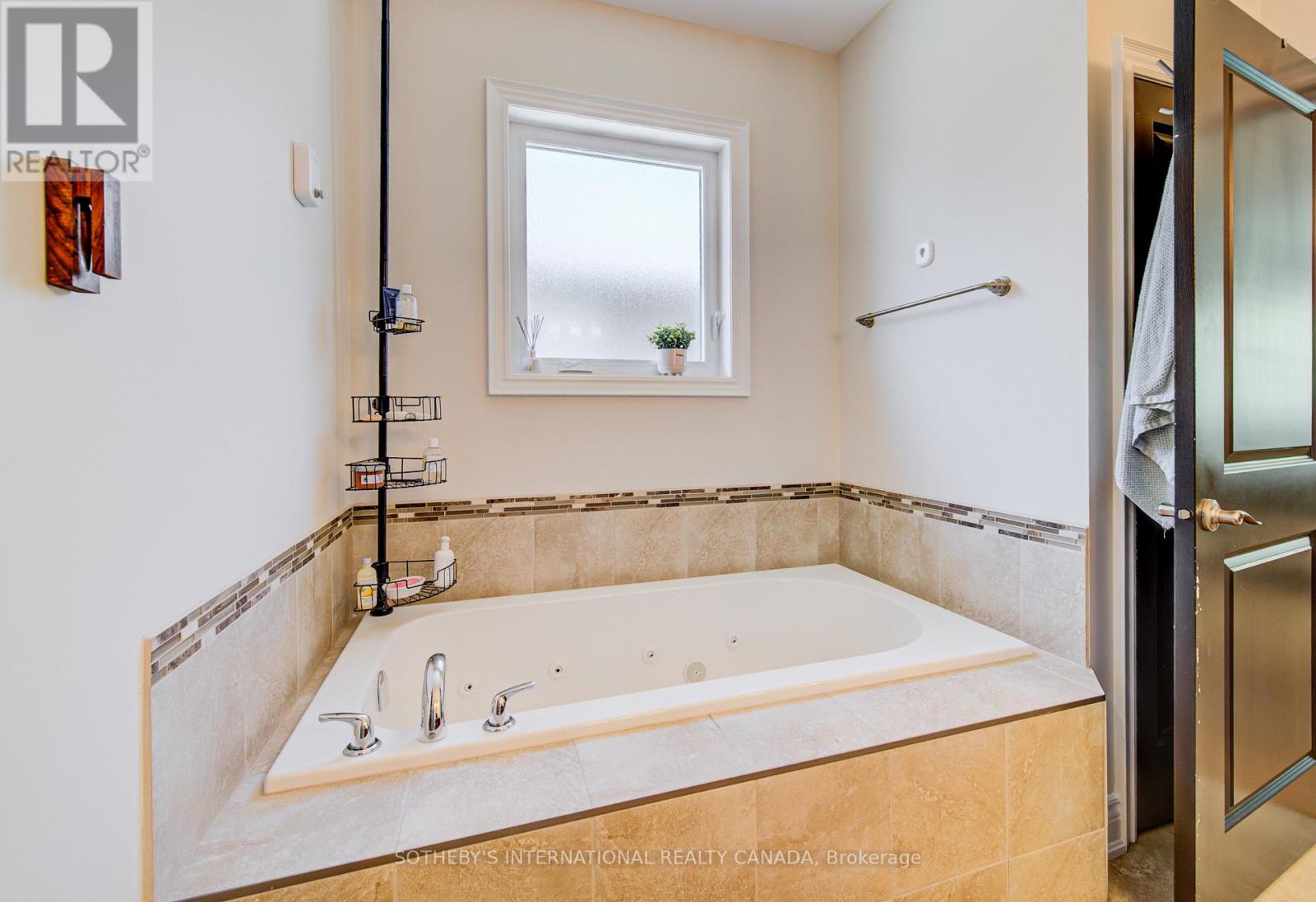 122 ANGLER AVENUE - 22