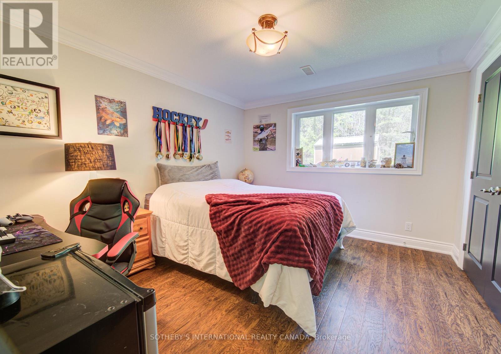 122 ANGLER AVENUE - 27